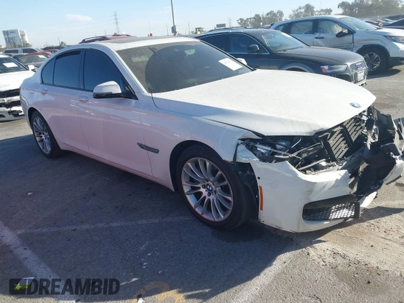 2015 BMW 7 Series 750i с VIN WBAYA8C58FD825806, выставлен на аукционе IAAI как лот 41221472 с пробегом 131 730 миль миль и . История ставок и продаж доступна на DreamBid. Изображение 1.