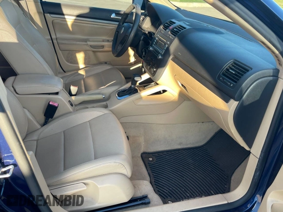 2007 Volkswagen Jetta 2.5 with VIN 3VWRF71K07M133263, listed as a Copart auction lot 57188265 with 136,825 mi miles and Clean title. Bid and sale history available at DreamBid. Image 5.