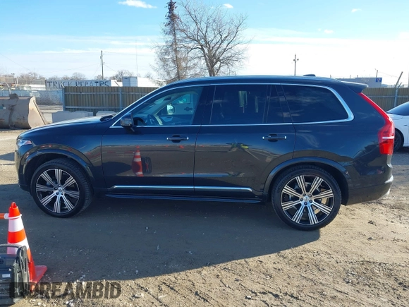 2022 Volvo XC90 Inscription z VIN YV4A22PL3N1812675, wystawiony jako IAAI lot #41695426 z przebiegiem 22 322 mil mil oraz . Historia ofert i sprzedaży dostępna na DreamBid. Obrazek 14.