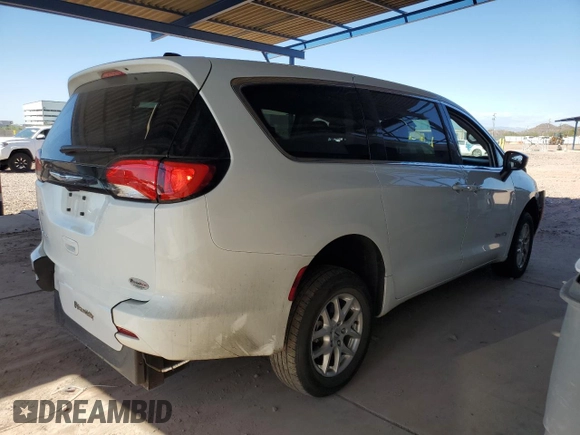 2022 Chrysler Voyager LX z VIN 2C4RC1CG6NR212220, wystawiony jako Copart lot #76339664 z przebiegiem 35 986 mil mil oraz Szkoda całkowita • Salvage title. Historia ofert i sprzedaży dostępna na DreamBid. Obrazek 3.