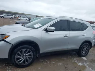 2016 Nissan Rogue SV with VIN 5N1AT2MV4GC877933, listed as a IAAI auction lot 41833360 with 177,232 mi miles. Bid and sale history available at carsss.com. Image 14.