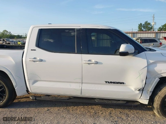 2023 Toyota Tundra 4WD SR5 with VIN 5TFLA5DB7PX070888, listed as a IAAI auction lot 39980596 with 29,297 mi miles. Bid and sale history available at carsss.com. Image 13.