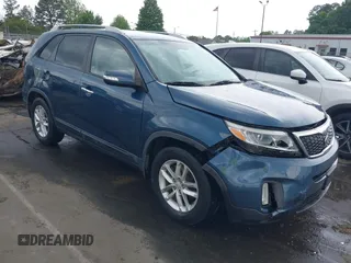 2014 Kia Sorento LX with VIN 5XYKT4A64EG512629, listed as a IAAI auction lot 42082927 with 148,832 mi miles. Bid and sale history available at carsss.com. Image 1.