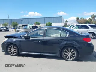 2014 Subaru Legacy Special Sports z VIN 4S3BMCH62E3021347, wystawiony jako IAAI lot #42260384 z przebiegiem 170 785 mil mil oraz . Historia ofert i sprzedaży dostępna na DreamBid. Obrazek 14.