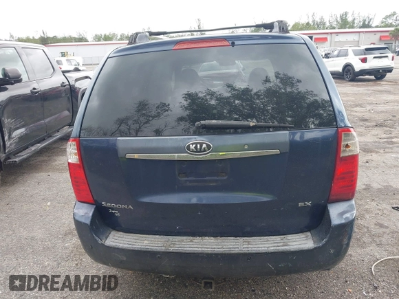 2006 Kia Sedona LX with VIN KNDMB233266102922, listed as a IAAI auction lot 41992959 with 283,531 mi miles. Bid and sale history available at carsss.com. Image 16.