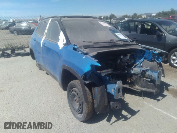 2020 Jeep Compass Latitude z VIN 3C4NJDBB7LT240954, wystawiony jako IAAI lot #37092535 z przebiegiem Nie podano mil oraz . Historia ofert i sprzedaży dostępna na DreamBid. Obrazek 6.