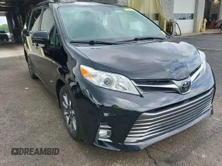 2020 Toyota Sienna XLE z VIN 5TDDZ3DC9LS240453, wystawiony jako IAAI lot #42566212 z przebiegiem 94 405 mil mil oraz . Historia ofert i sprzedaży dostępna na DreamBid. Obrazek 1.