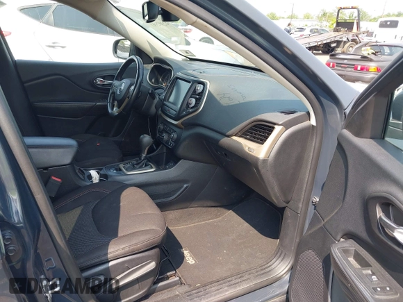 2017 Jeep Cherokee Latitude с VIN 1C4PJLCB7HW507397, выставлен на аукционе IAAI как лот 42382161 с пробегом 87 359 миль миль и . История ставок и продаж доступна на DreamBid. Изображение 5.