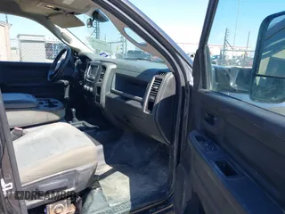 2018 Ram 2500 Tradesman z VIN 3C6UR5HL8JG283609, wystawiony jako IAAI lot #42491762 z przebiegiem 139 492 mil mil oraz . Historia ofert i sprzedaży dostępna na DreamBid. Obrazek 5.