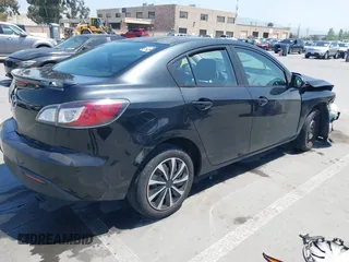 2010 Mazda 3 i Touring with VIN JM1BL1SG4A1212119, listed as a IAAI auction lot 42170712 with 184,520 mi miles and . Bid and sale history available at carsss.com. Image 4.