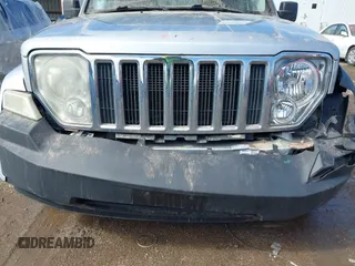 2008 Jeep Liberty Limited with VIN 1J8GN58K98W208267, listed as a IAAI auction lot 41752432 with 222,540 mi miles and . Bid and sale history available at carsss.com. Image 6.