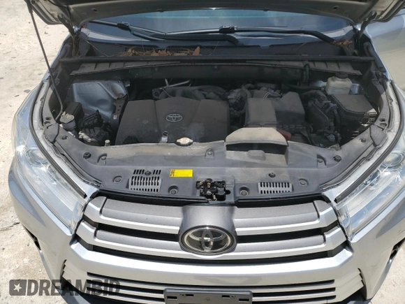 2018 Toyota Highlander SE with VIN 5TDKZRFH2JS264593, listed as a Copart auction lot 64802545 with 87,579 mi miles and Salvage title. Bid and sale history available at DreamBid. Image 12.