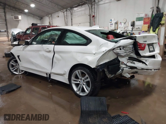 2015 BMW 4 Series 428i xDrive z VIN WBA3N9C52FK246245, wystawiony jako IAAI lot #41650714 z przebiegiem 142 776 mil mil oraz . Historia ofert i sprzedaży dostępna na DreamBid. Obrazek 3.