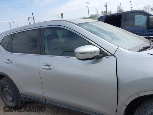 2015 Nissan Rogue SV with VIN 5N1AT2MKXFC755212, listed as a IAAI auction lot 41568466 with 118,449 mi miles. Bid and sale history available at carsss.com. Image 13.