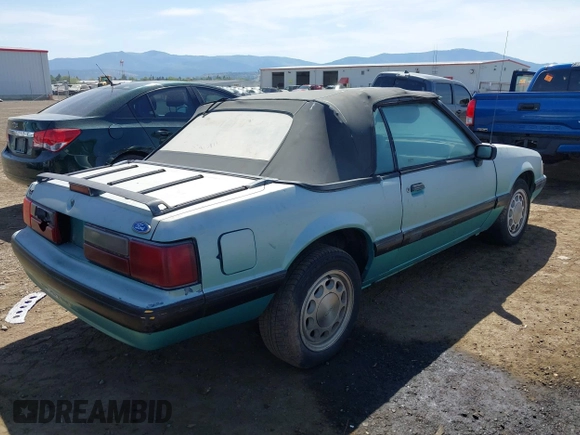 1989 Ford Mustang with VIN 1FABP44A9KF162813, listed as a IAAI auction lot 42194217 with 56,132 mi miles and . Bid and sale history available at DreamBid. Image 4.