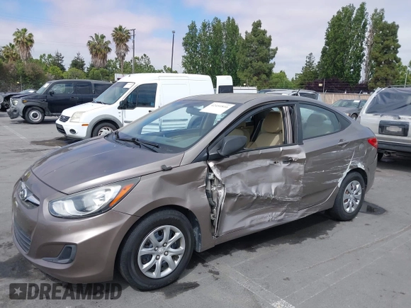 2014 Hyundai Accent GLS z VIN KMHCT4AE4EU758926, wystawiony jako IAAI lot #42451816 z przebiegiem 80 387 mil mil oraz . Historia ofert i sprzedaży dostępna na DreamBid. Obrazek 6.
