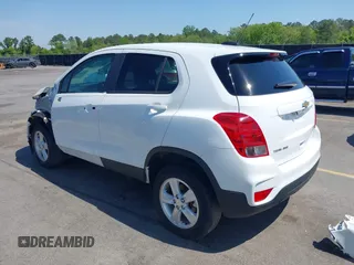 2022 Chevrolet Trax LS z VIN KL7CJNSM5NB544459, wystawiony jako IAAI lot #41995429 z przebiegiem 54 609 mil mil oraz . Historia ofert i sprzedaży dostępna na DreamBid. Obrazek 3.