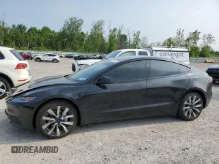 2025 Tesla Model 3 Long Range z VIN 5YJ3E1EB7SF900896, wystawiony jako Copart lot #60446345 z przebiegiem 5 040 mil mil oraz Szkoda całkowita • Salvage title. Historia ofert i sprzedaży dostępna na DreamBid. Obrazek 1.
