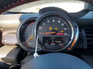 2019 MINI Convertible Cooper S с VIN WMWWG9C57K3E40624, выставлен на аукционе Copart как лот 83236894 с пробегом 44 900 миль миль и Списание • Salvage title. История ставок и продаж доступна на DreamBid. Изображение 9.