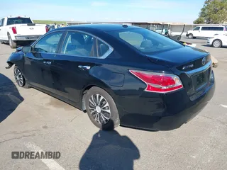 2015 Nissan Altima S with VIN 1N4AL3AP3FN883778, listed as a IAAI auction lot 41712670 with 119,456 mi miles and . Bid and sale history available at DreamBid. Image 3.