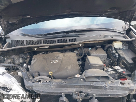 2018 Toyota Sienna LE Auto Access Seat с VIN 5TDKZ3DC4JS958786, выставлен на аукционе IAAI как лот 41777680 с пробегом 104 694 миль миль и . История ставок и продаж доступна на DreamBid. Изображение 10.