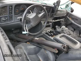2005 GMC Sierra 1500HD SLE z VIN 1GTGK13U95F915639, wystawiony jako Copart lot #84520684 z przebiegiem Nie podano mil oraz Szkody całkowita. Historia ofert i sprzedaży dostępna na DreamBid. Obrazek 8.