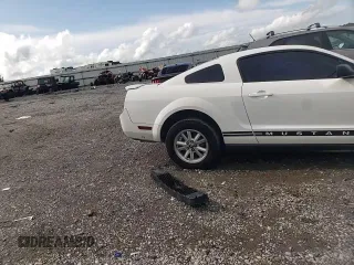 2008 Ford Mustang Deluxe с VIN 1ZVHT80N985136675, выставлен на аукционе Copart как лот 61352255 с пробегом 144 043 миль миль и Списание • Salvage title. История ставок и продаж доступна на DreamBid. Изображение 13.