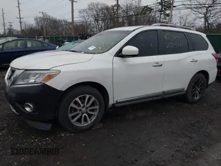 2016 Nissan Pathfinder Platinum with VIN 5N1AR2MM0GC618975, listed as a IAAI auction lot 41961002 with Not Provided miles. Bid and sale history available at carsss.com. Image 2.