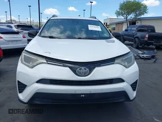 2017 Toyota RAV4 LE z VIN 2T3ZFREV2HW355371, wystawiony jako IAAI lot #42246996 z przebiegiem Nie podano mil oraz . Historia ofert i sprzedaży dostępna na DreamBid. Obrazek 11.
