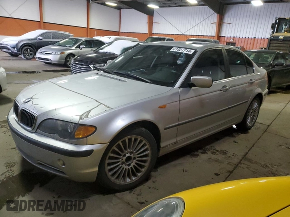 2004 BMW 3 Series 330xi with VIN WBAEW53474PN32727, listed as a Copart auction lot 81827714 with 174,810 mi miles and Clean Title. Bid and sale history available at carsss.com. Image 1.