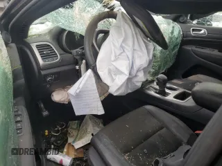2020 Jeep Grand Cherokee Laredo E z VIN 1C4RJFAG7LC169759, wystawiony jako Copart lot #58917125 z przebiegiem Nie podano mil oraz Szkoda całkowita • Salvage title. Historia ofert i sprzedaży dostępna na DreamBid. Obrazek 8.