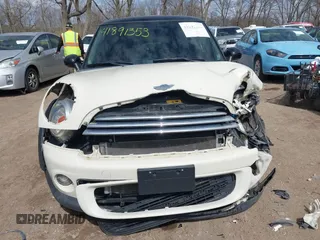 2011 MINI Hardtop with VIN WMWSU3C58BT184415, listed as a IAAI auction lot 41891353 with 149,533 mi miles and . Bid and sale history available at DreamBid. Image 13.