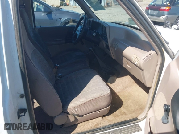 1994 Ford Ranger XL z VIN 1FTCR14A1RPB92769, wystawiony jako IAAI lot #42846572 z przebiegiem 419 343 mil mil oraz . Historia ofert i sprzedaży dostępna na DreamBid. Obrazek 5.