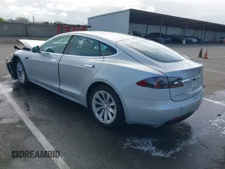 2018 Tesla Model S 75D with VIN 5YJSA1E2XJF287825, listed as a IAAI auction lot 41912116 with Not Provided miles and . Bid and sale history available at DreamBid. Image 3.