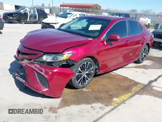 2018 Toyota Camry LE z VIN 4T1B11HK9JU583160, wystawiony jako IAAI lot #41707215 z przebiegiem 134 214 mil mil oraz . Historia ofert i sprzedaży dostępna na DreamBid. Obrazek 2.