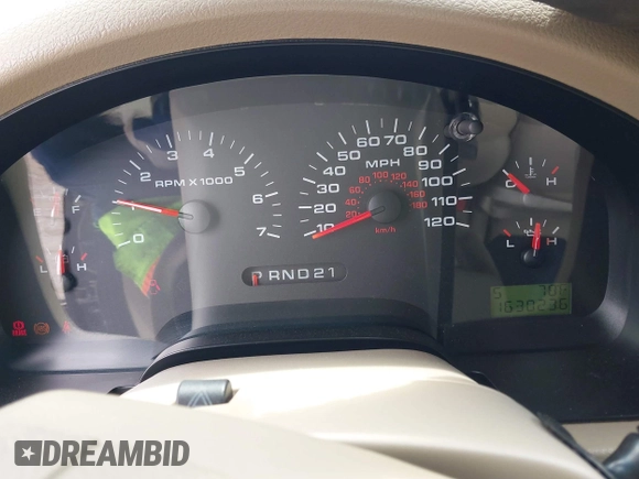 2005 Ford F-150 XLT with VIN 1FTPW12535KF05473, listed as a IAAI auction lot 42140281 with 163,023 mi miles. Bid and sale history available at carsss.com. Image 7.