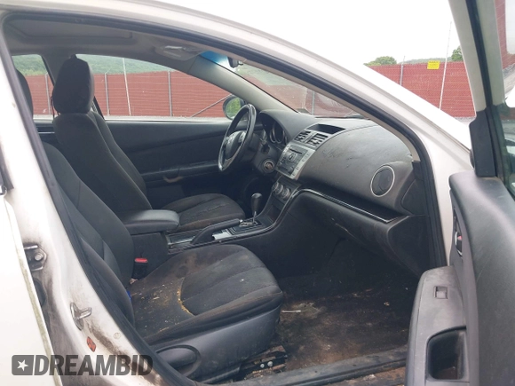 2011 Mazda 6 i Touring z VIN 1YVHZ8CH3B5M16942, wystawiony jako IAAI lot #42348573 z przebiegiem 240 098 mil mil oraz . Historia ofert i sprzedaży dostępna na DreamBid. Obrazek 5.