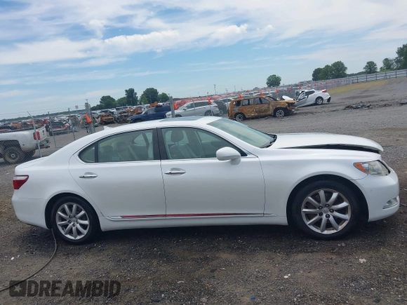2007 Lexus LS 460 L with VIN JTHGL46F275003065, listed as a IAAI auction lot 42620085 with 238,634 mi miles and . Bid and sale history available at DreamBid. Image 13.