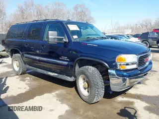 2005 GMC Yukon XL SLT with VIN 3GKGK26G35G191865, listed as a IAAI auction lot 41773994 with 211,199 mi miles. Bid and sale history available at carsss.com. Image 1.