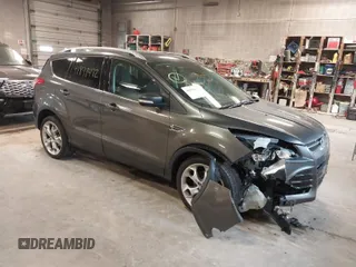 2015 Ford Escape Titanium with VIN 1FMCU9J93FUB90229, listed as a IAAI auction lot 41898472 with 220,846 mi miles. Bid and sale history available at carsss.com. Image 1.