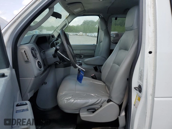 2013 Ford Econoline Passenger XL with VIN 1FBNE3BL2DDB03584, listed as a Copart auction lot 50581445 with 138,710 mi miles and Clean Title. Bid and sale history available at DreamBid. Image 7.