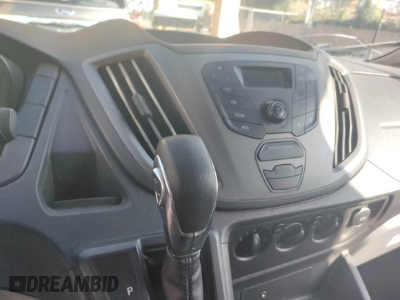 2018 Ford Transit z VIN 1FTYE1CM4JKB42317, wystawiony jako IAAI lot #42558333 z przebiegiem 204 042 mil mil oraz . Historia ofert i sprzedaży dostępna na DreamBid. Obrazek 25.