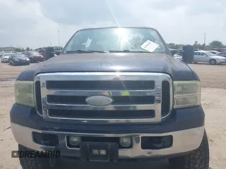2005 Ford F-250 XL z VIN 1FTSW21P45EB09246, wystawiony jako IAAI lot #42441183 z przebiegiem 186 148 mil mil oraz . Historia ofert i sprzedaży dostępna na DreamBid. Obrazek 12.