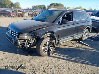 2018 Volkswagen Tiguan SEL with VIN 3VV3B7AX7JM117053, listed as a IAAI auction lot 40827695 with 71,489 mi miles and . Bid and sale history available at DreamBid. Image 17.