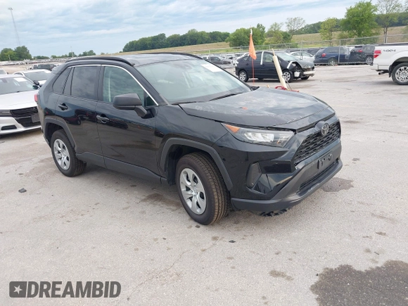 2021 Toyota RAV4 LE z VIN 2T3F1RFV8MW228120, wystawiony jako IAAI lot #42626299 z przebiegiem 72 786 mil mil oraz . Historia ofert i sprzedaży dostępna na DreamBid. Obrazek 1.