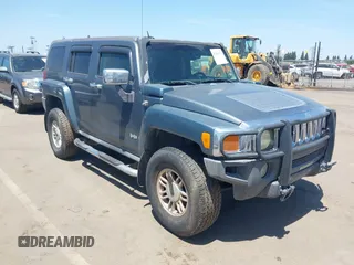 2006 Hummer H3 z VIN 5GTDN136768131762, wystawiony jako IAAI lot #42361078 z przebiegiem 195 860 mil mil oraz . Historia ofert i sprzedaży dostępna na DreamBid. Obrazek 1.