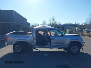 2018 Toyota Tacoma SR with VIN 3TMCZ5AN9JM127113, listed as a IAAI auction lot 41400379 with 12,660 mi miles. Bid and sale history available at carsss.com. Image 14.