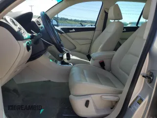 2010 Volkswagen Tiguan S с VIN WVGBV7AXXAW520599, выставлен на аукционе Copart как лот 62006315 с пробегом 143 877 миль миль и Чистый • Clean title. История ставок и продаж доступна на DreamBid. Изображение 7.