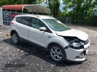 2015 Ford Escape Titanium с VIN 1FMCU0JX9FUA98696, выставлен на аукционе IAAI как лот 42260121 с пробегом 150 324 миль миль и . История ставок и продаж доступна на DreamBid. Изображение 1.