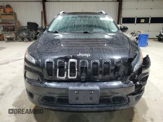 2017 Jeep Cherokee 75th Anniversary Edition z VIN 1C4PJMCS6HW515710, wystawiony jako Copart lot #84258964 z przebiegiem 139 810 mil mil oraz Szkoda całkowita • Salvage title. Historia ofert i sprzedaży dostępna na DreamBid. Obrazek 5.